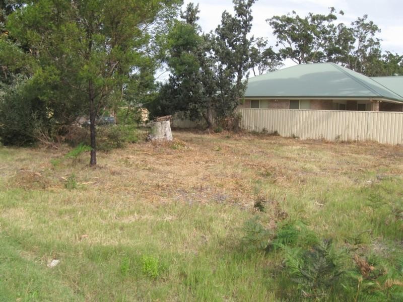 8 Suzanne Way, Broulee NSW 2537