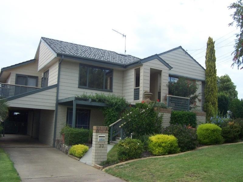 33 Calton Road, Batehaven NSW 2536