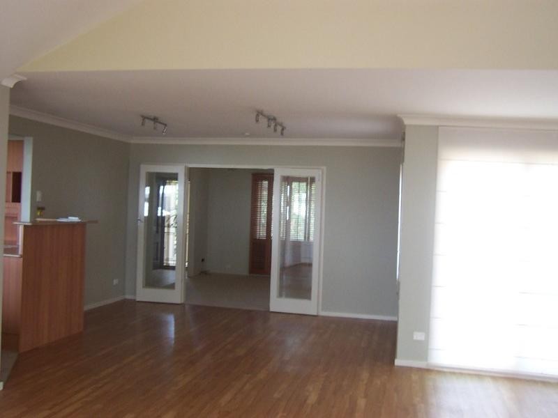 33 Calton Road, Batehaven NSW 2536