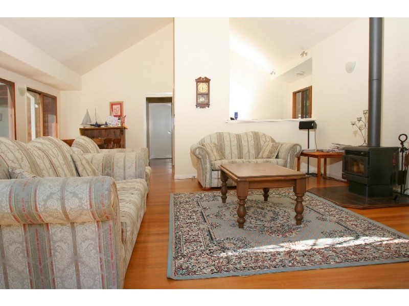 96 Annetts Parade, Mossy Point NSW 2537