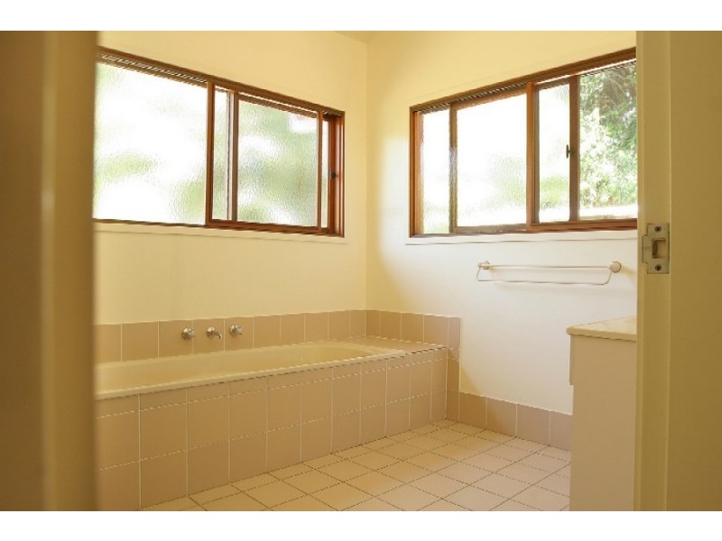 96 Annetts Parade, Mossy Point NSW 2537