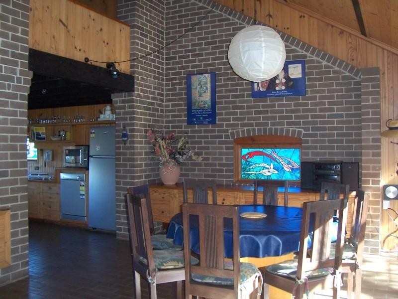 111 Annetts Parade, Mossy Point NSW 2537