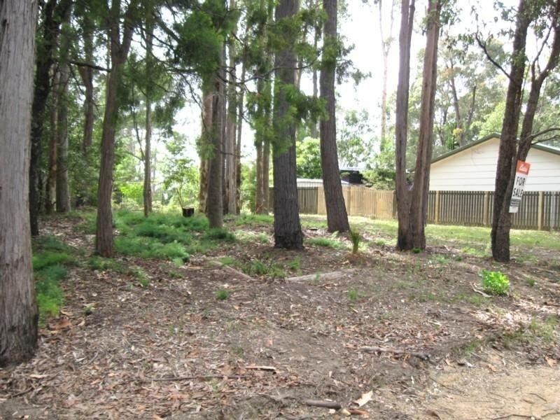 8 Annetts Parade, Mossy Point NSW 2537