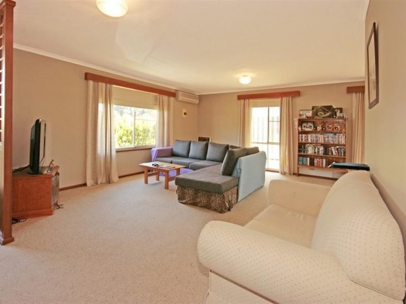49 Belbowrie Parade, Maloneys Beach NSW 2536