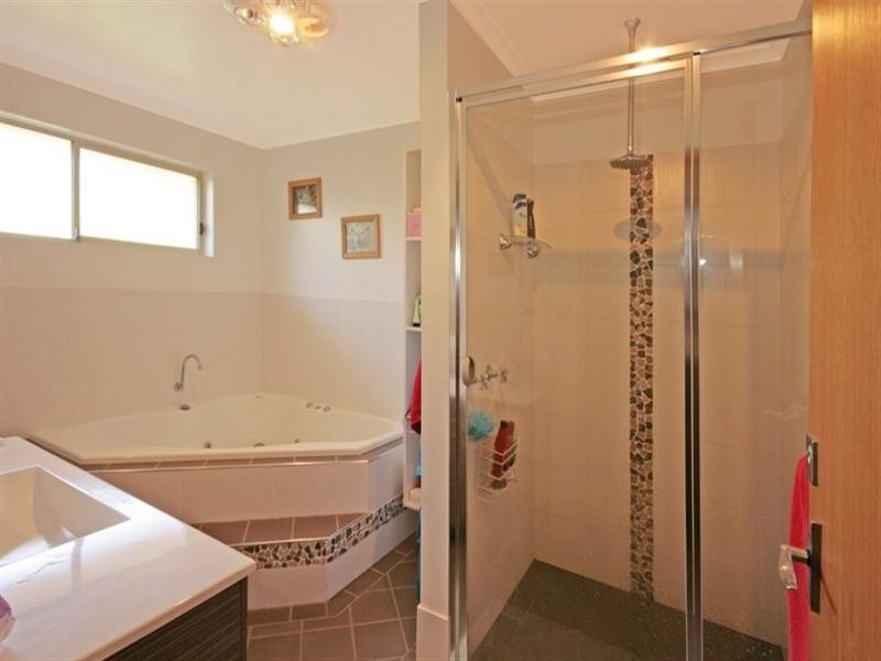 49 Belbowrie Parade, Maloneys Beach NSW 2536