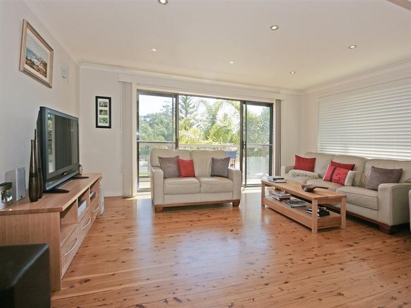 8 Clarke Street, Broulee NSW 2537