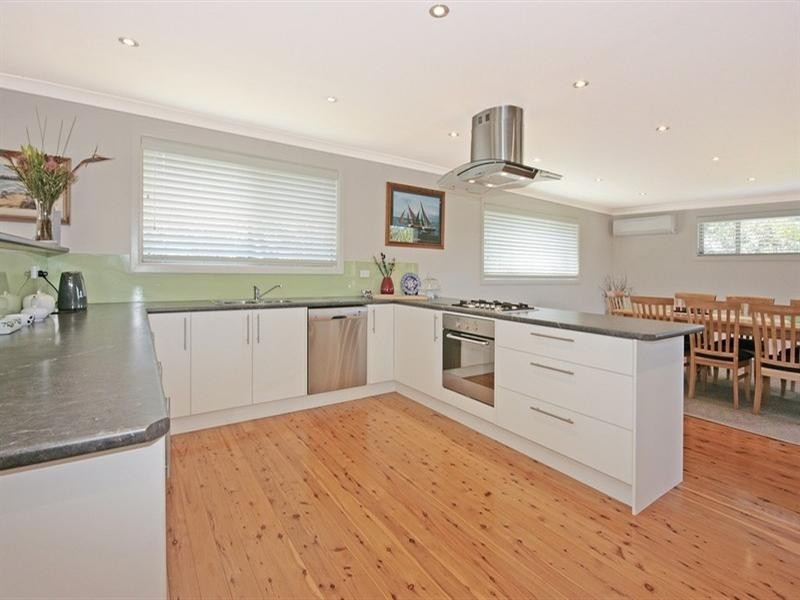 8 Clarke Street, Broulee NSW 2537