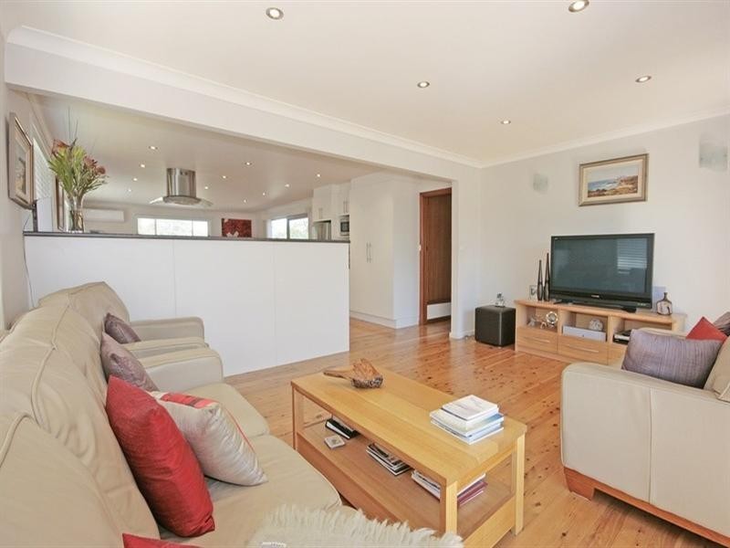 8 Clarke Street, Broulee NSW 2537