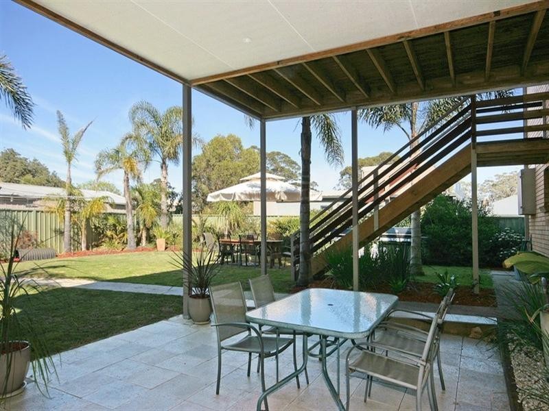8 Clarke Street, Broulee NSW 2537