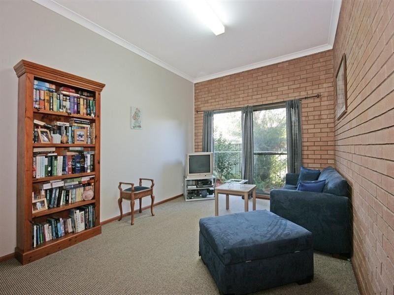 8 Clarke Street, Broulee NSW 2537