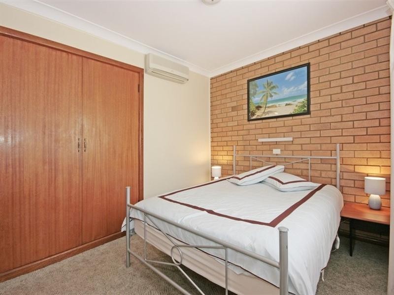 8 Clarke Street, Broulee NSW 2537