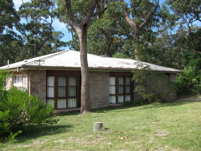 27 Candlagan Drive, Broulee NSW 2537