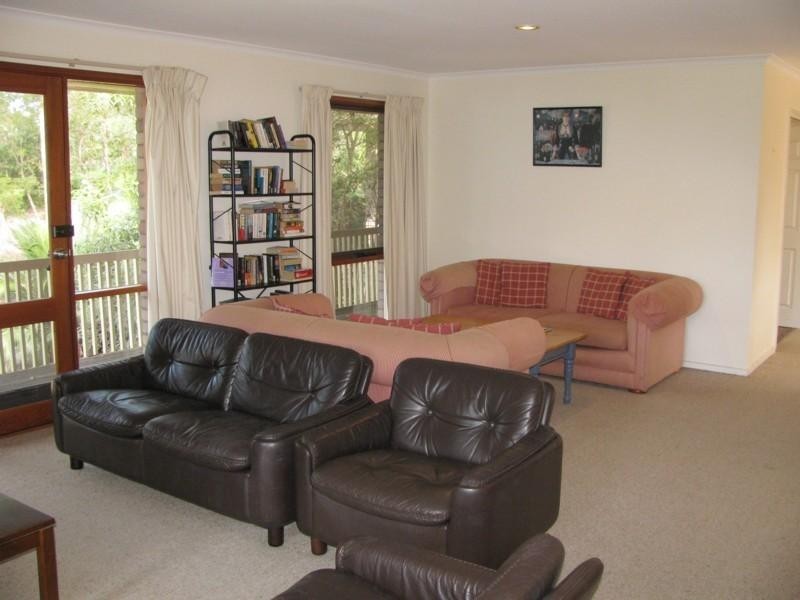 27 Candlagan Drive, Broulee NSW 2537