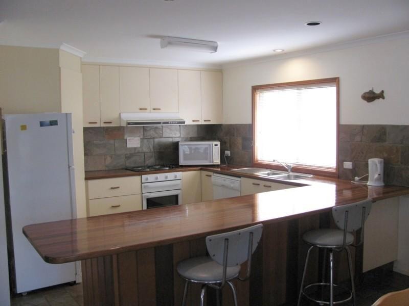 27 Candlagan Drive, Broulee NSW 2537