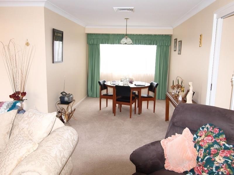 6 Banks Place, Sunshine Bay NSW 2536