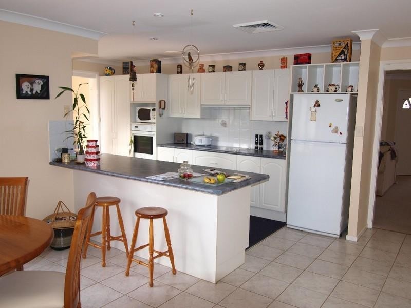 6 Banks Place, Sunshine Bay NSW 2536