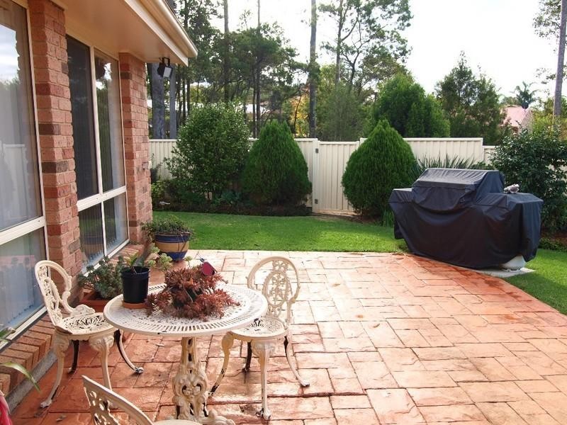 6 Banks Place, Sunshine Bay NSW 2536