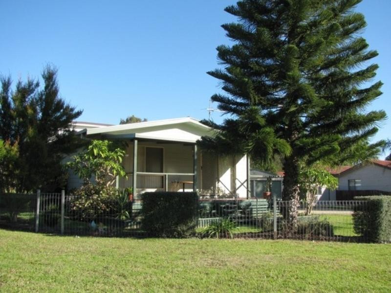 2 Sunpatch Parade, Tomakin NSW 2537
