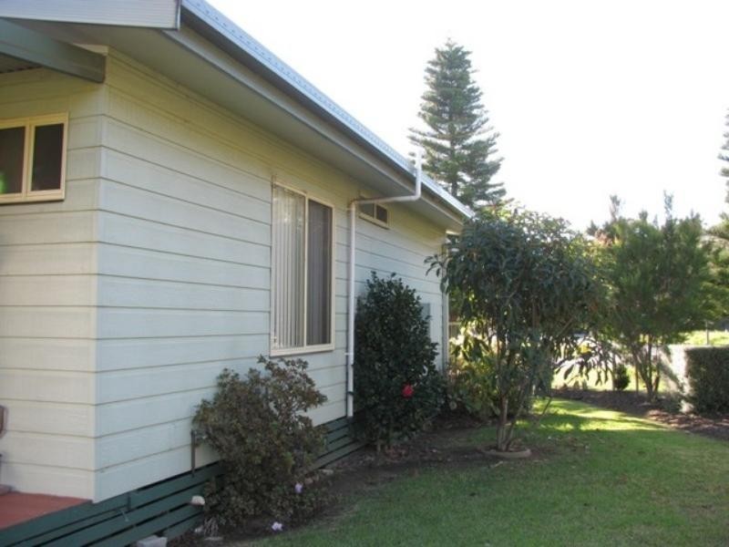 2 Sunpatch Parade, Tomakin NSW 2537