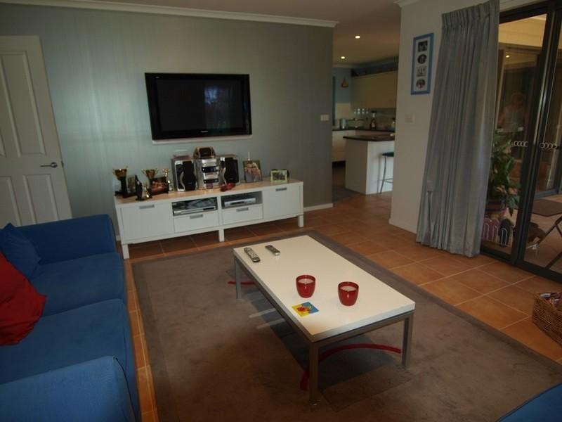 6 Burri Palm Way, Surfside NSW 2536