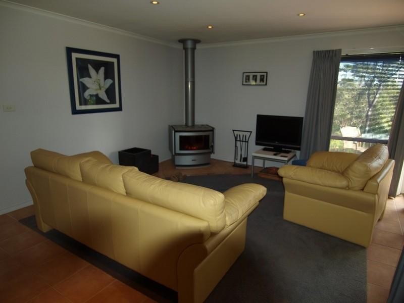 6 Burri Palm Way, Surfside NSW 2536