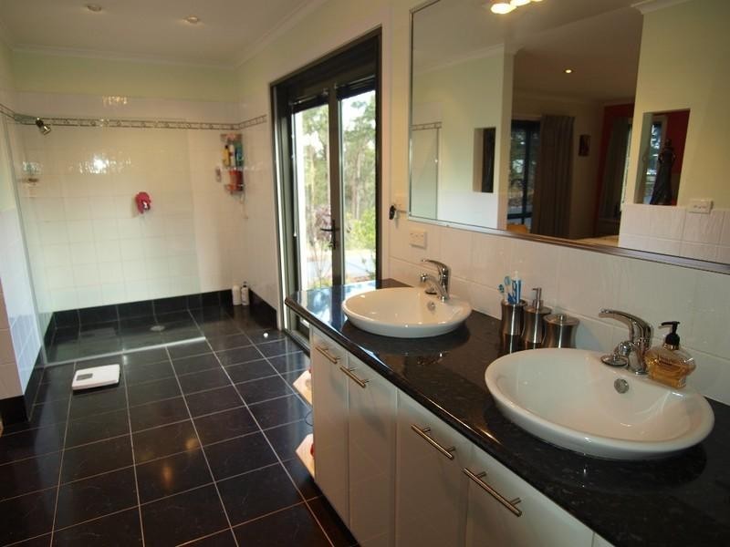 6 Burri Palm Way, Surfside NSW 2536