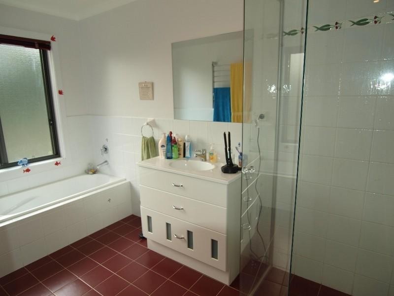 6 Burri Palm Way, Surfside NSW 2536