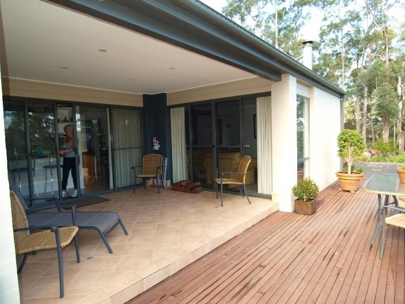 6 Burri Palm Way, Surfside NSW 2536