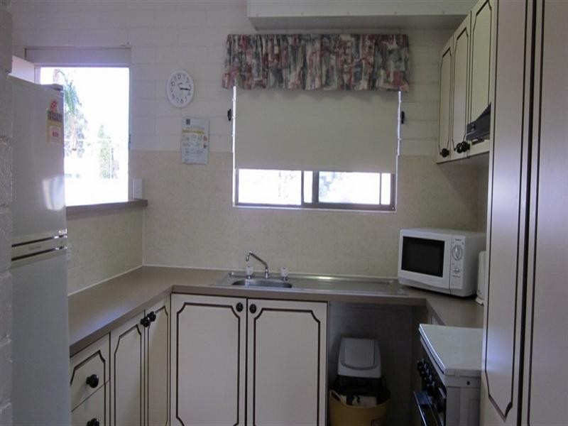 2/4 Matthew Parade, Batehaven NSW 2536