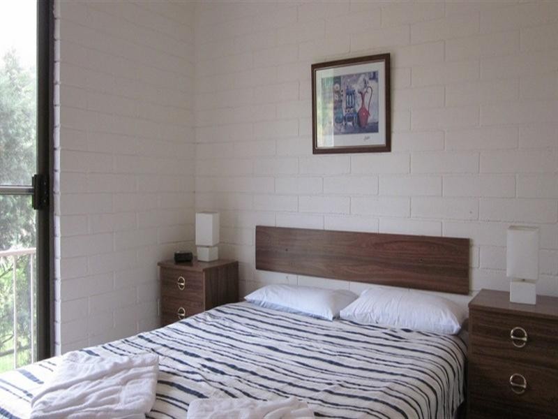 2/4 Matthew Parade, Batehaven NSW 2536