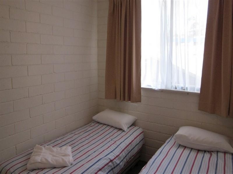 2/4 Matthew Parade, Batehaven NSW 2536