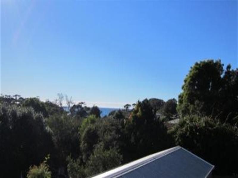 11 Yugura Street, Malua Bay NSW 2536
