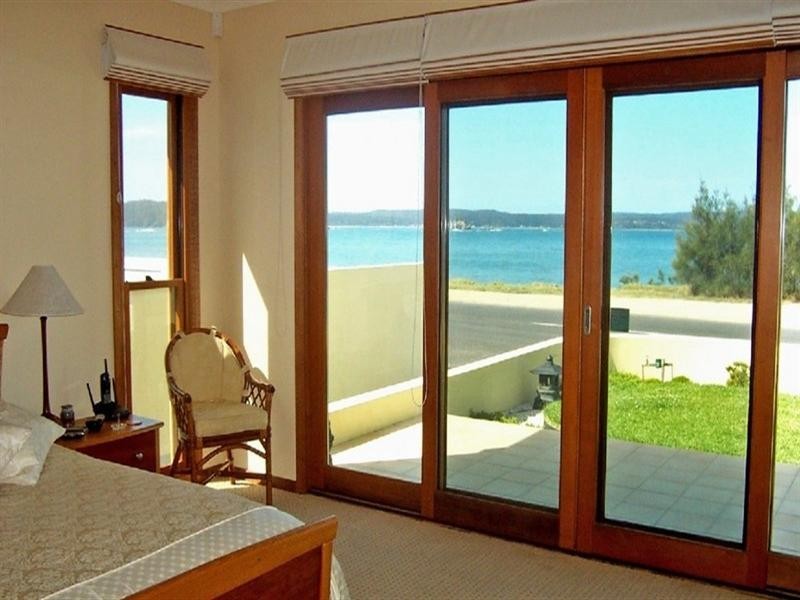 398 Beach Road, Batehaven NSW 2536