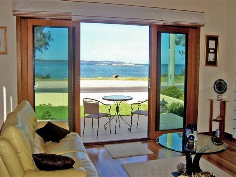 398 Beach Road, Batehaven NSW 2536
