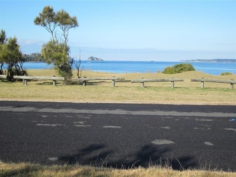 12 Maloneys Drive, Maloneys Beach NSW 2536