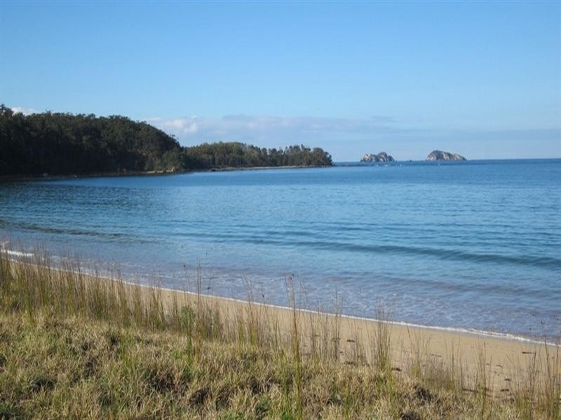 12 Maloneys Drive, Maloneys Beach NSW 2536