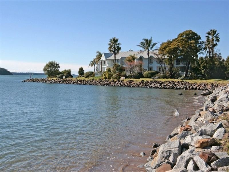 2/25 Beach Road, Batemans Bay NSW 2536