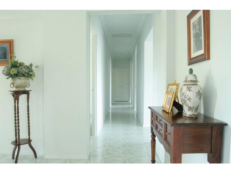 137 Vista Avenue, Batemans Bay NSW 2536