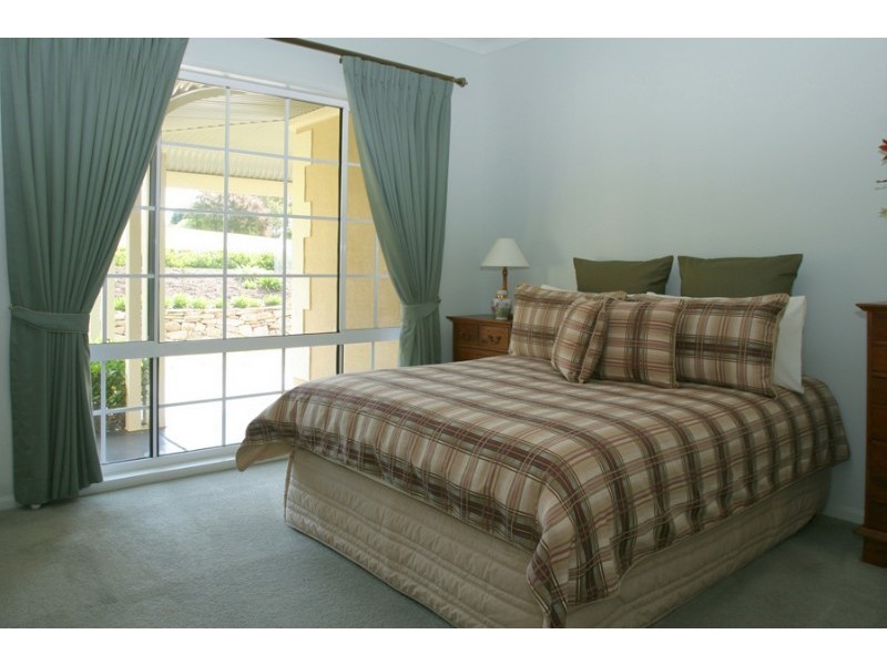 137 Vista Avenue, Batemans Bay NSW 2536