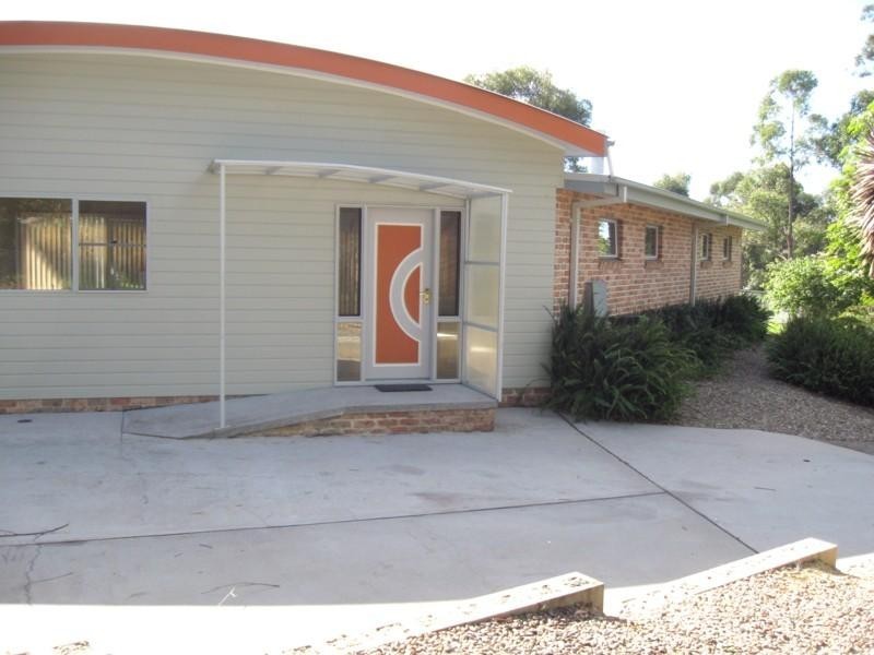 6 Riverlink Drive, Mossy Point NSW 2537