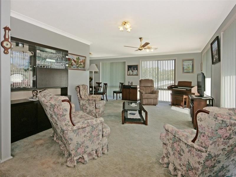 3 Hillview Place, Sunshine Bay NSW 2536