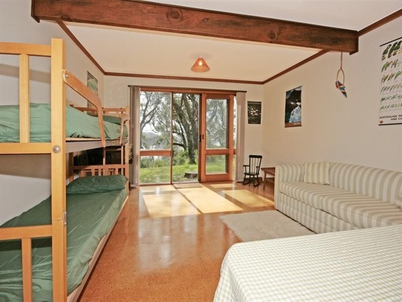 68 Burri Point Road, Batemans Bay NSW 2536