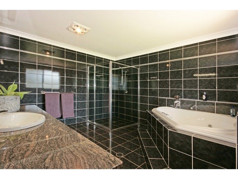 10 Clearwater Terrace, Mossy Point NSW 2537