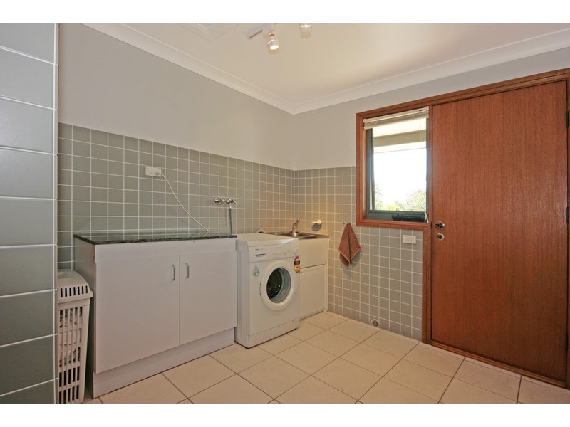 10 Clearwater Terrace, Mossy Point NSW 2537