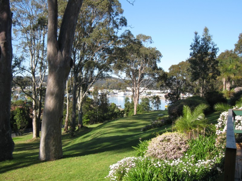 cnr Princes and Kings Highway, North Batemans Bay NSW 2536