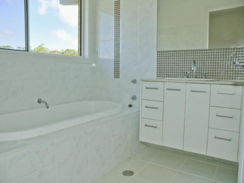 2/44 Parker Avenue, Surf Beach NSW 2536