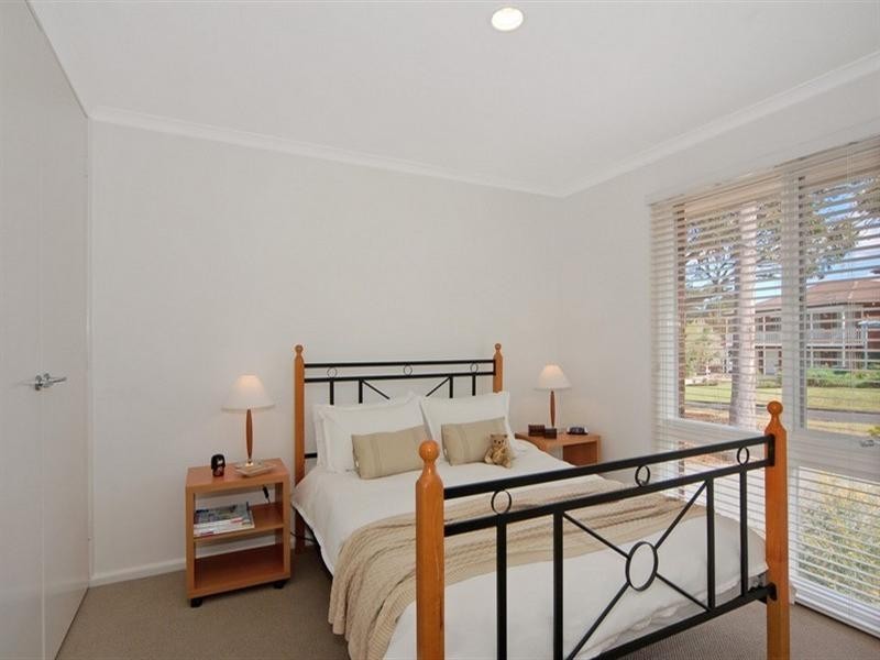 25 Bronte Crescent, Sunshine Bay NSW 2536