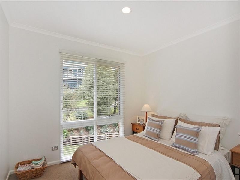 25 Bronte Crescent, Sunshine Bay NSW 2536