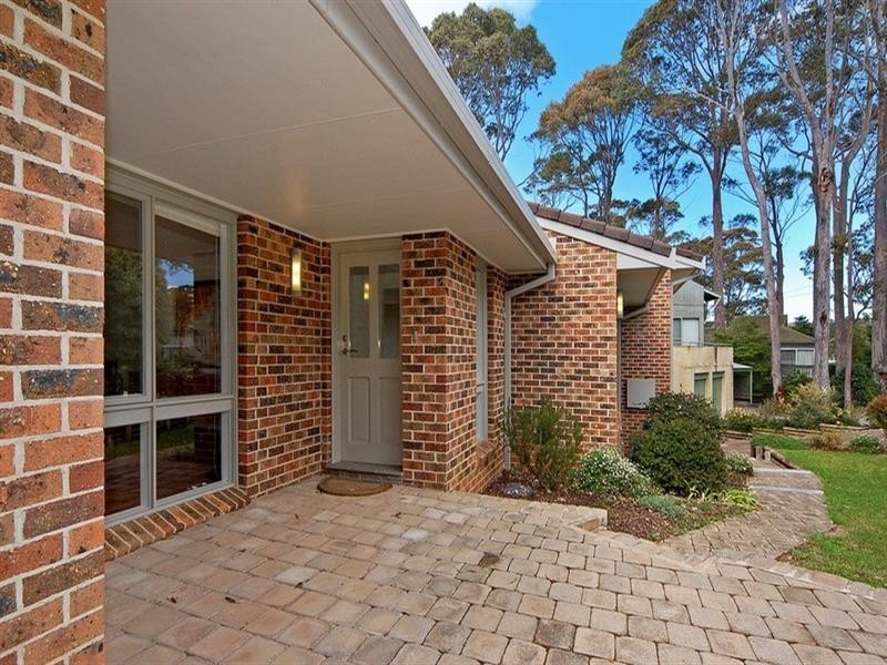 25 Bronte Crescent, Sunshine Bay NSW 2536