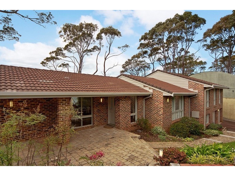 25 Bronte Crescent, Sunshine Bay NSW 2536